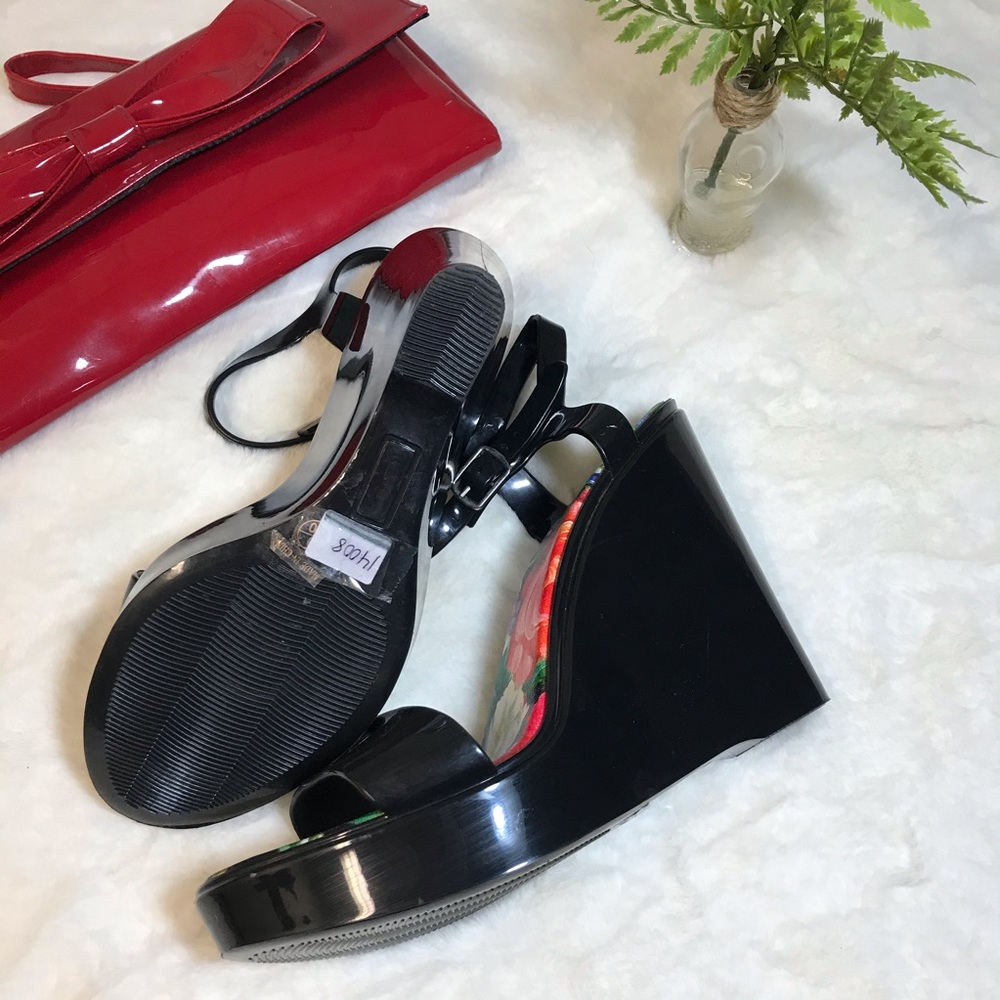 Floral wedge heels by bamboo - Picture 3 of 3